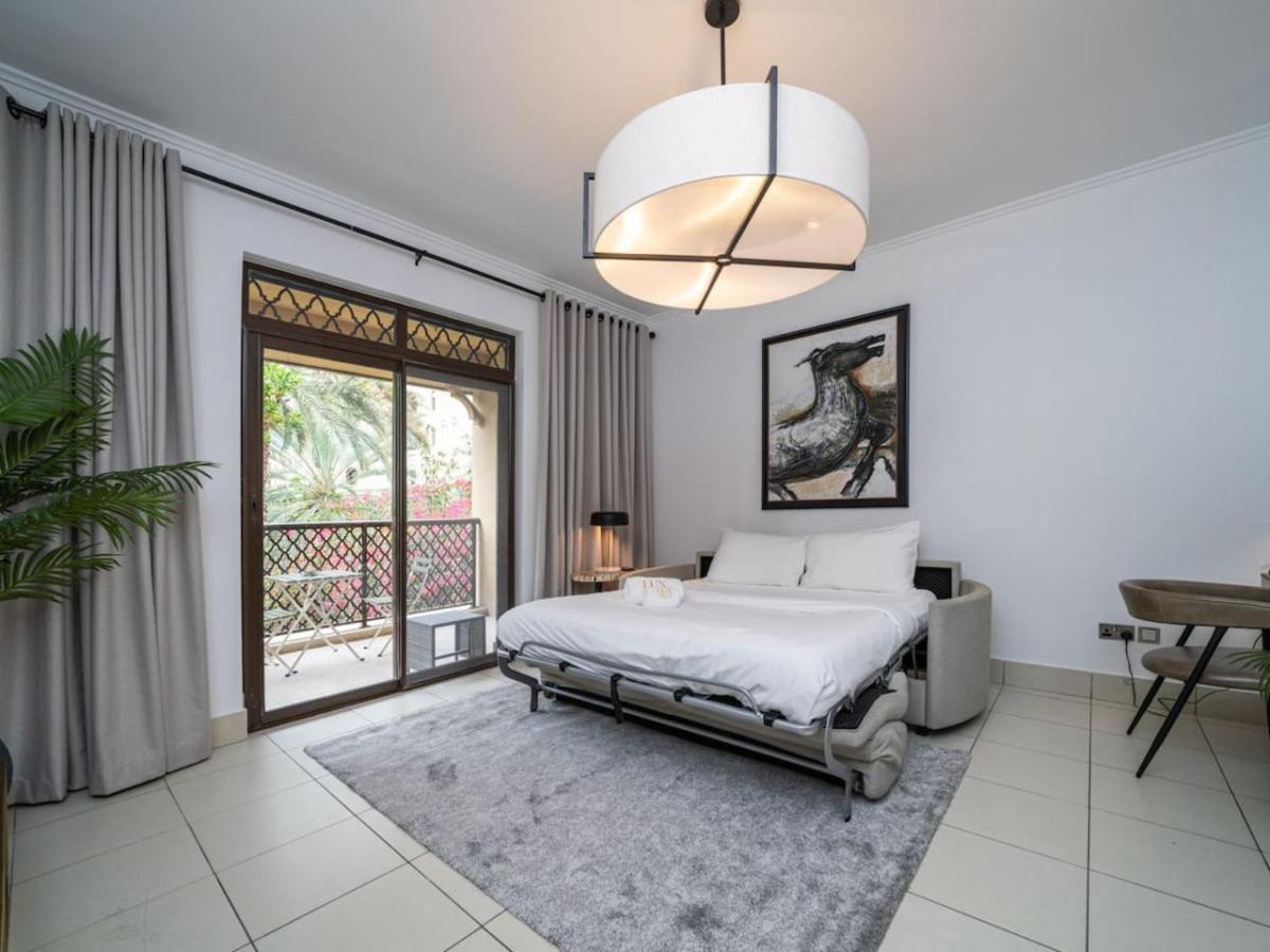 Modern Old Town 1 Bed With Garden View Apartment *