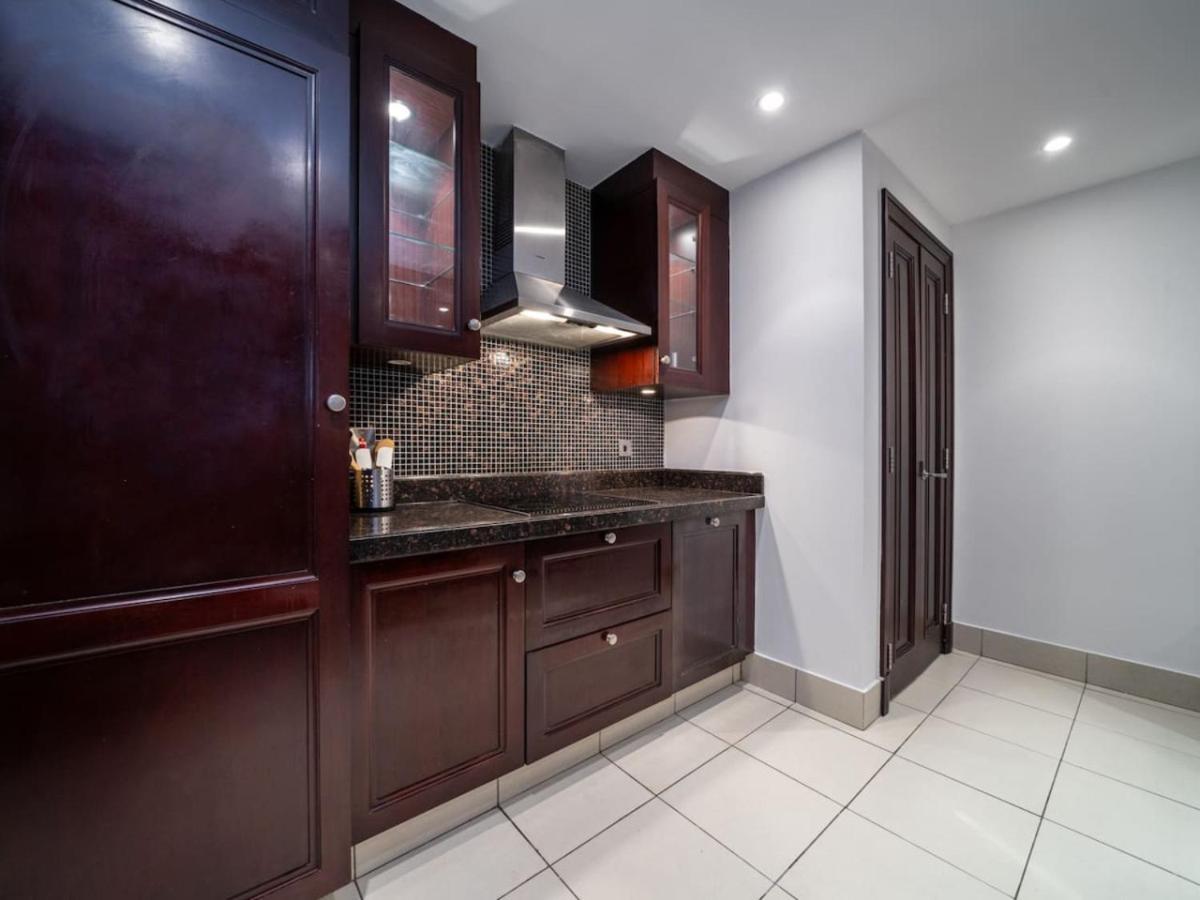 Modern Old Town 1 Bed With Garden View
